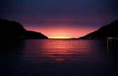 A Hint of a Sunrise in The Narrows