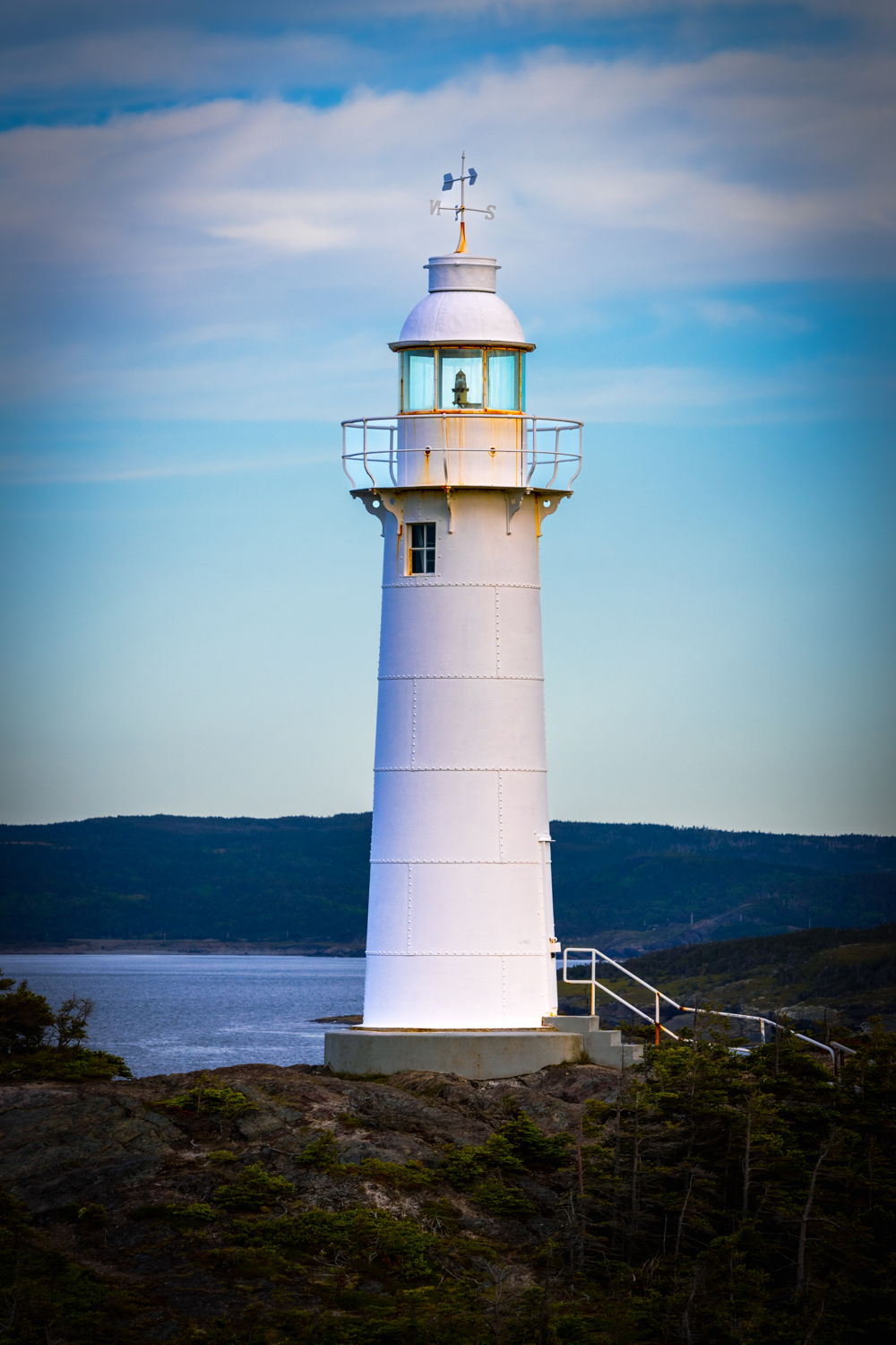 Kings Cove Lighthouse Barry Langdon MARKET