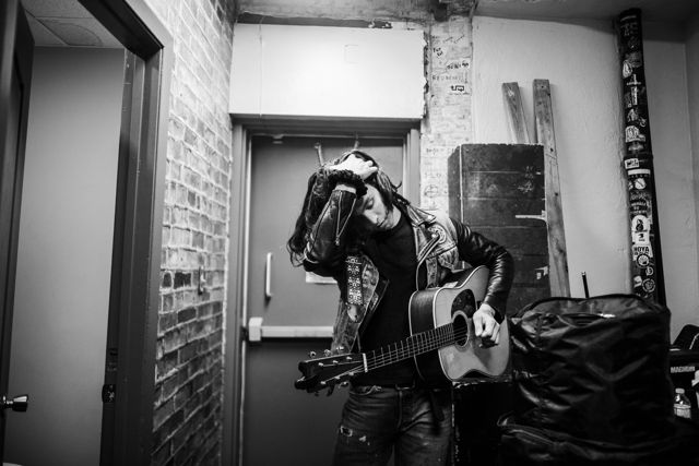 Billy Raffoul - Backstage