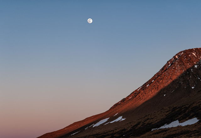 Full Moon Over The Tablelands