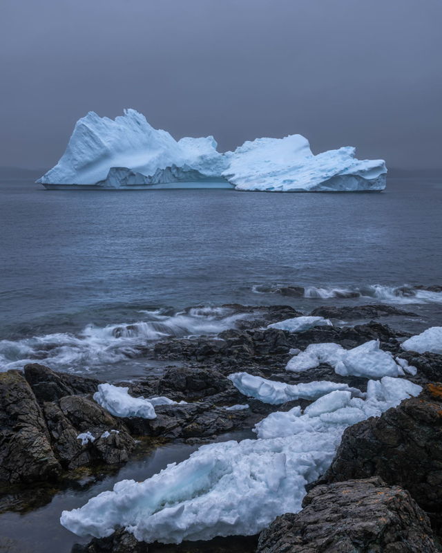 Grounded Triton Iceberg