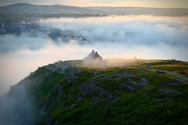 A Stroll on The Hill