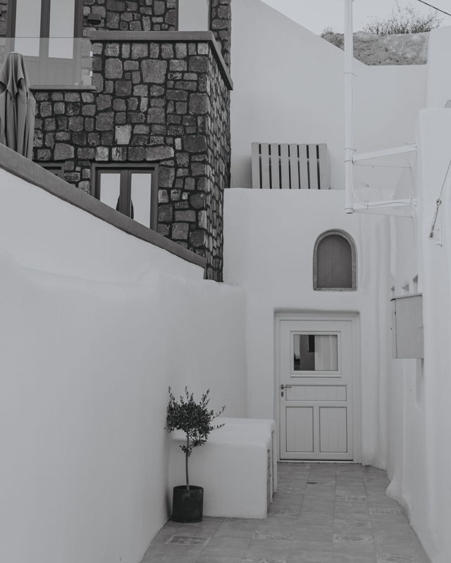 Imerovigli Hotel