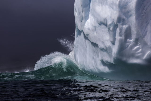 Iceberg Wave