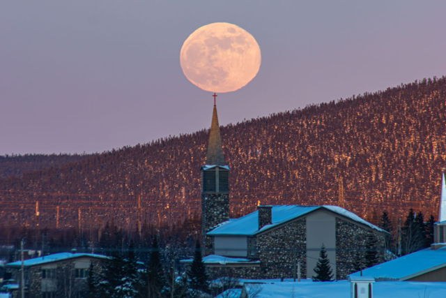 Full Moon Rising